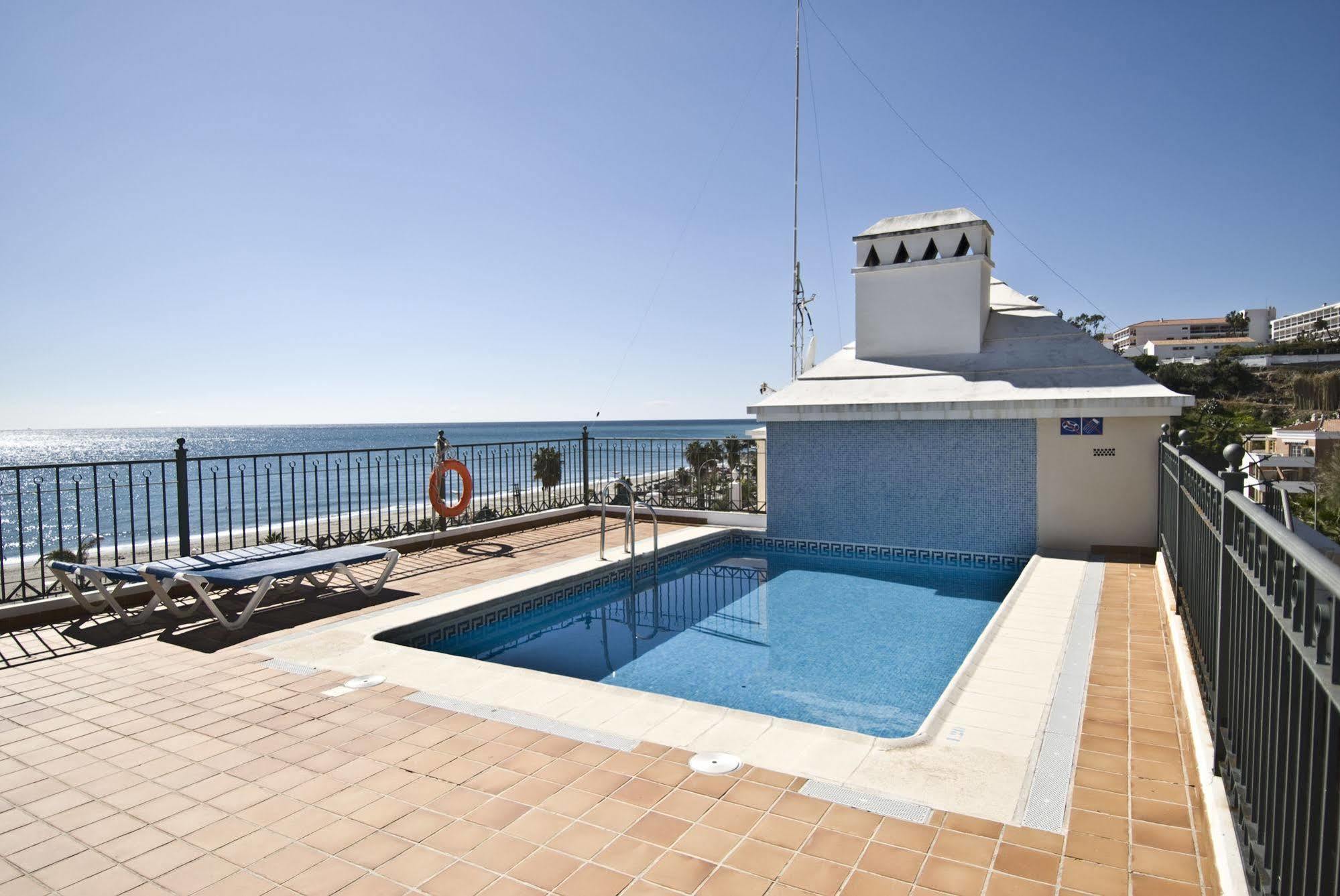 Apartamentos Hc Burriana Playa Nerja Exteriör bild