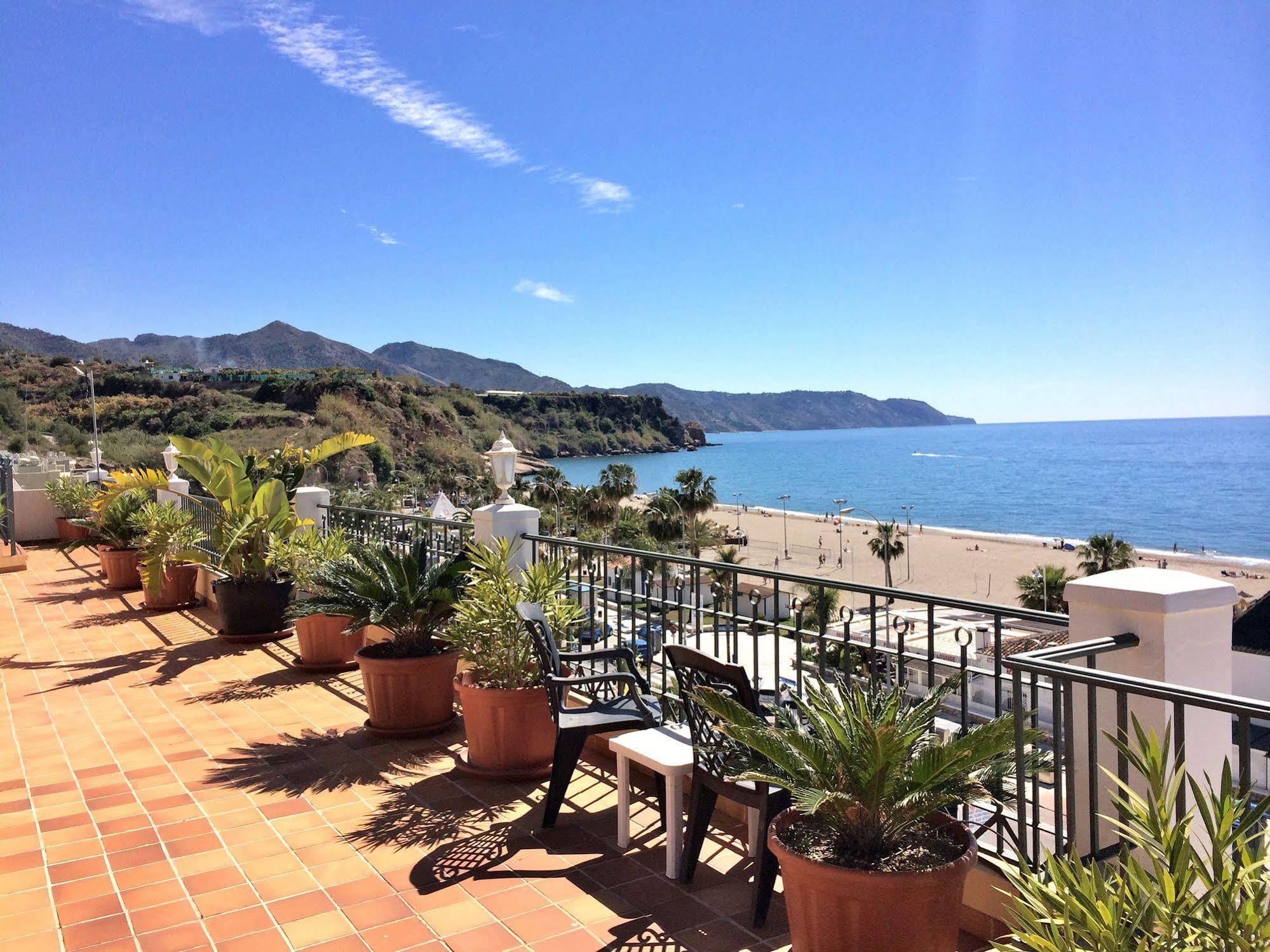 Apartamentos Hc Burriana Playa Nerja Exteriör bild
