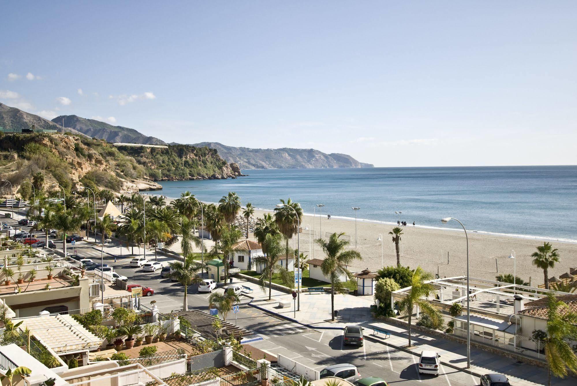 Apartamentos Hc Burriana Playa Nerja Exteriör bild