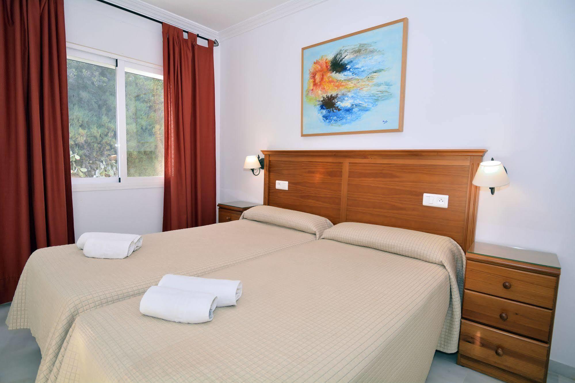 Apartamentos Hc Burriana Playa Nerja Exteriör bild