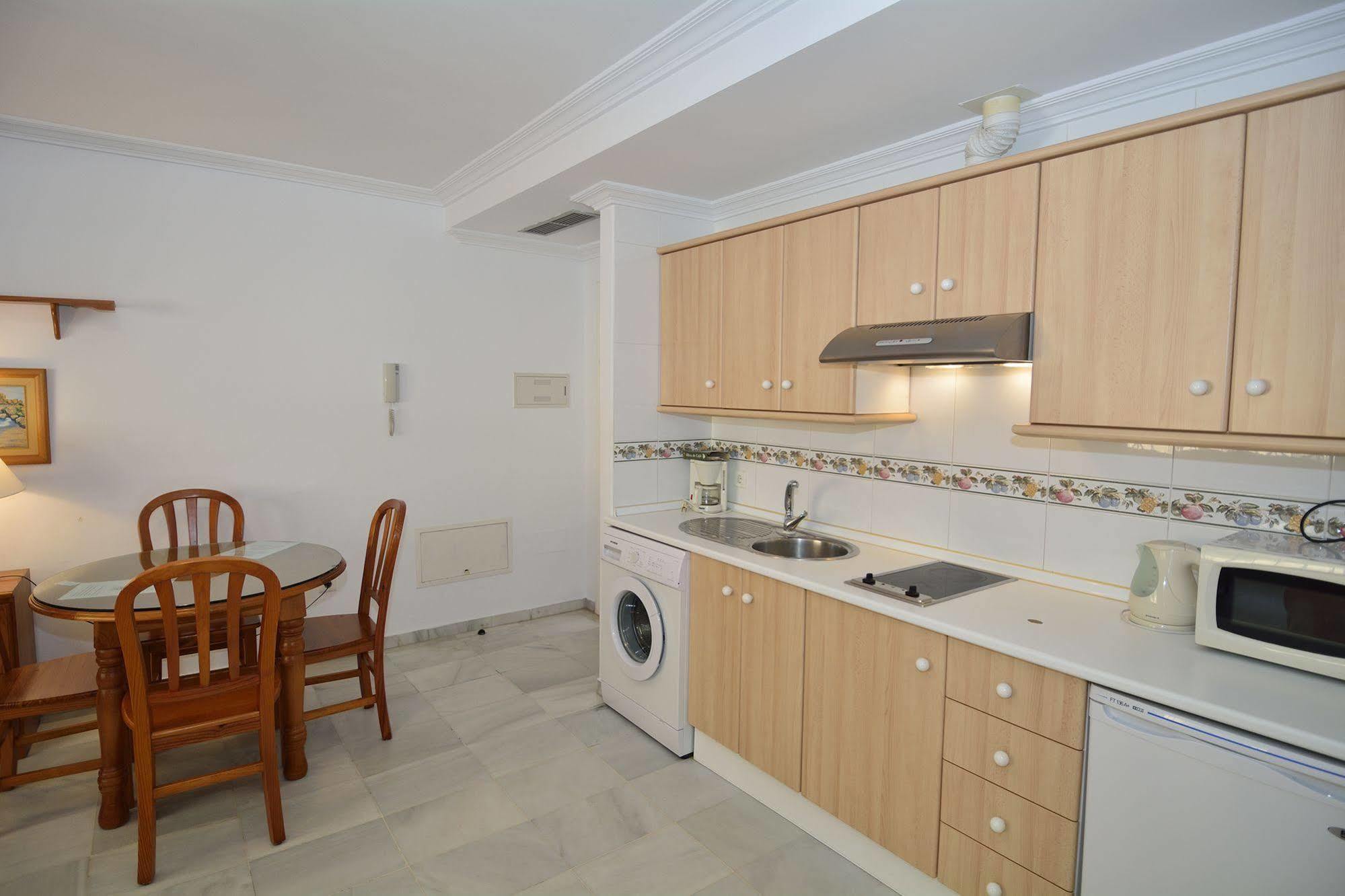Apartamentos Hc Burriana Playa Nerja Exteriör bild