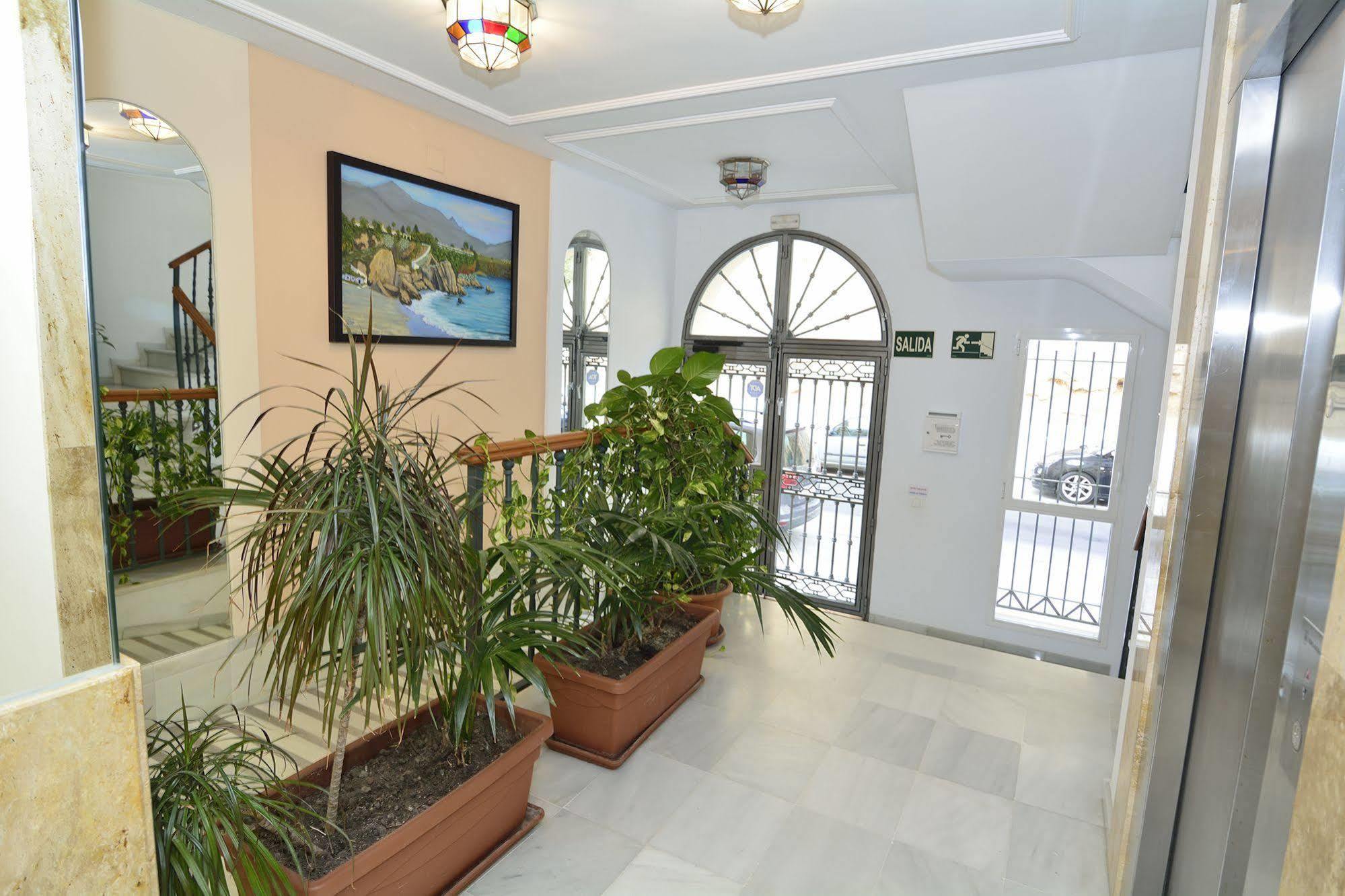 Apartamentos Hc Burriana Playa Nerja Exteriör bild