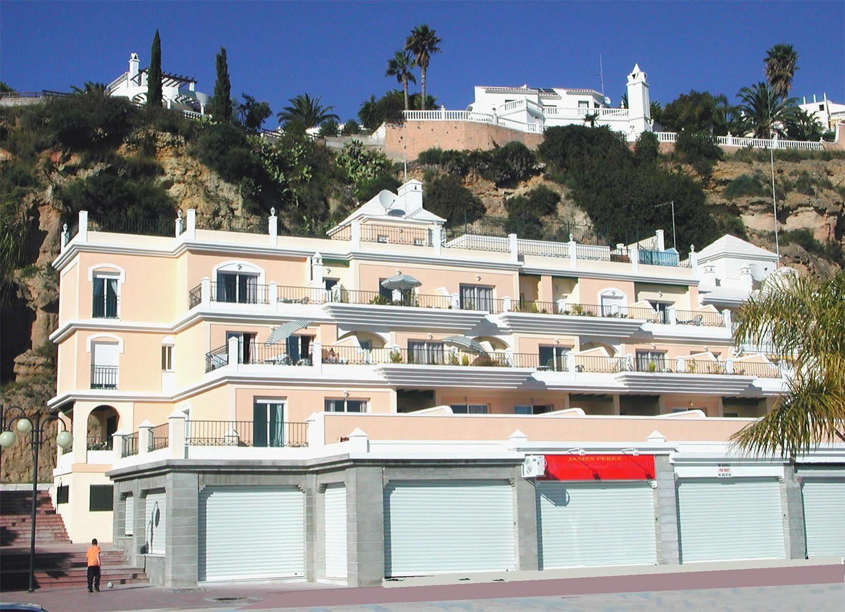 Apartamentos Hc Burriana Playa Nerja Exteriör bild